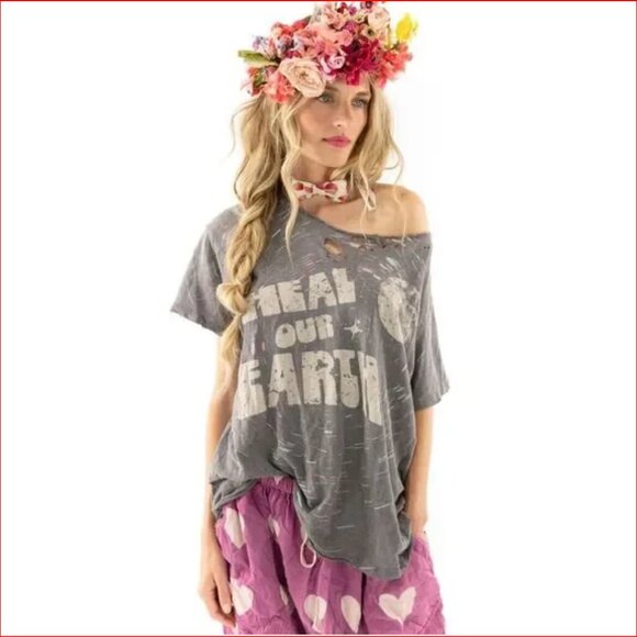 Magnolia Pearl "Heal Our Earth" tee - Picture 1 of 6